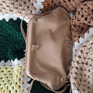 Vintage tan leather shoulder bag